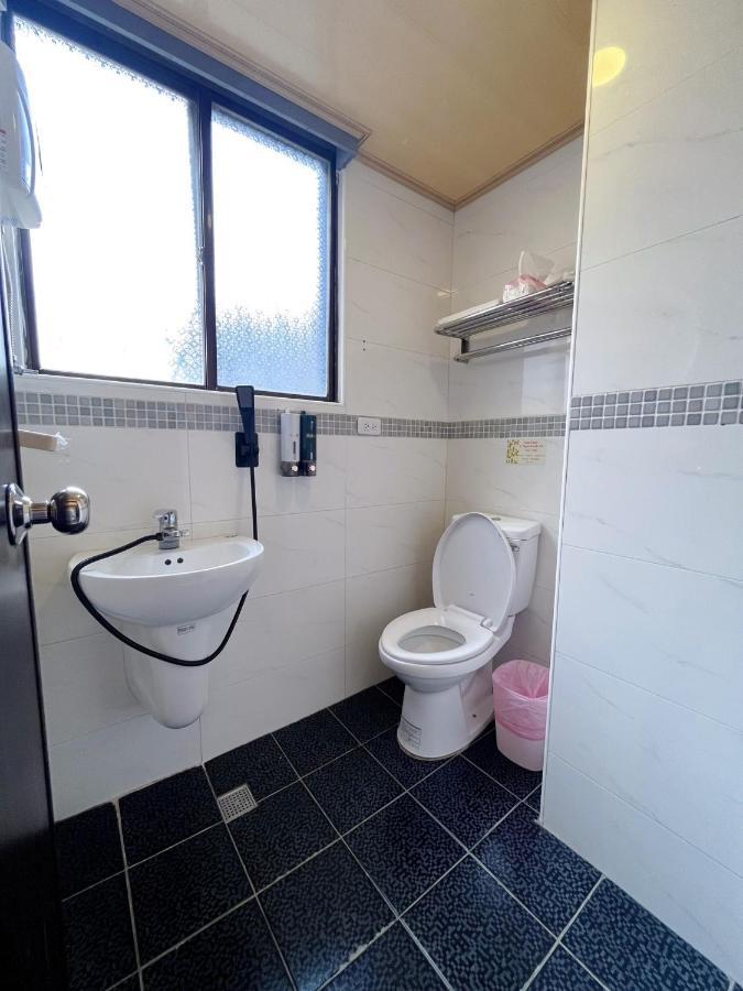 Fengchia Fun House Apartment Taichung Luaran gambar