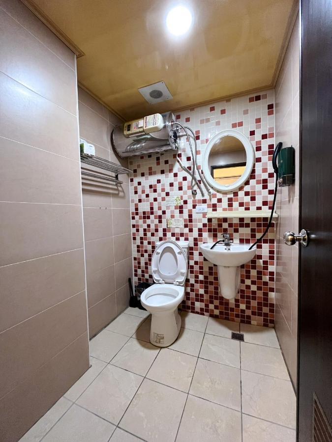 Fengchia Fun House Apartment Taichung Luaran gambar