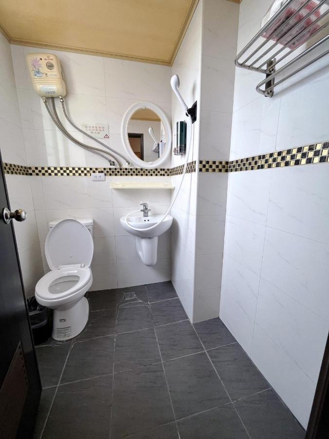 Fengchia Fun House Apartment Taichung Luaran gambar